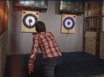 1571233316_York-axe-throwing-4.jpg